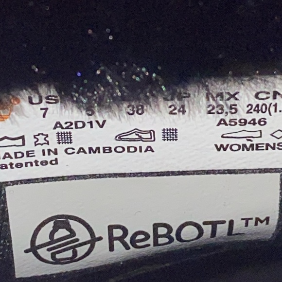 Timberland Jenness Pull-On Waterproof Boots - Picture 9 of 11